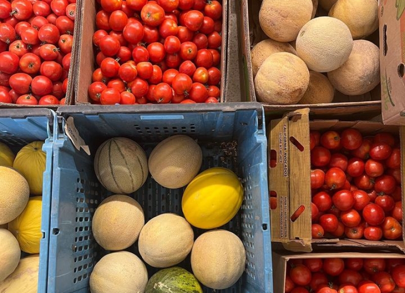 Melons and tomatoes. Photo: Nebert